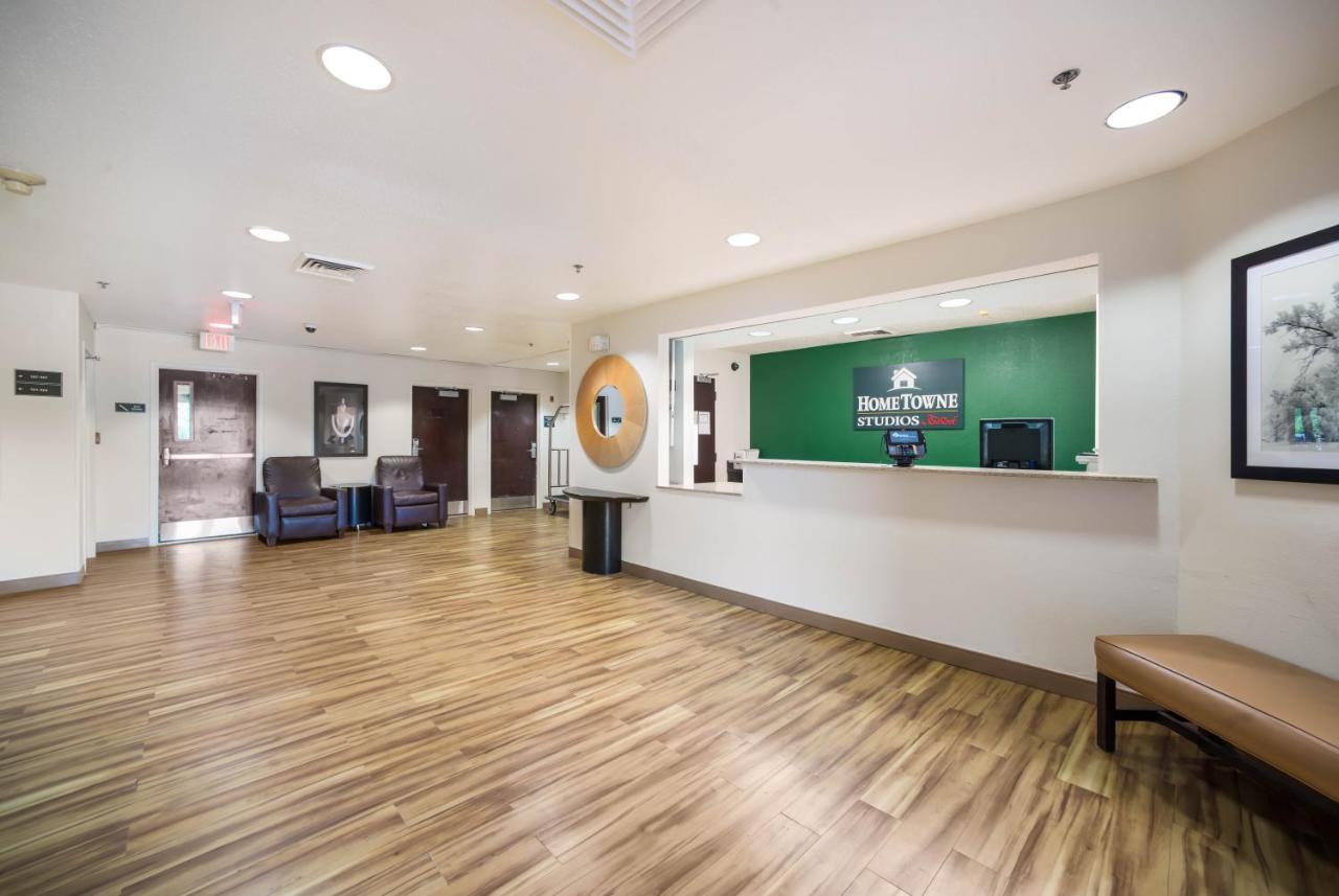 Hometowne Studios By Red Roof St. Louis - Airport/N Lindbergh ヘーゼルウッド エクステリア 写真